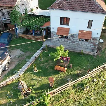 Bojana Guest house Inovo